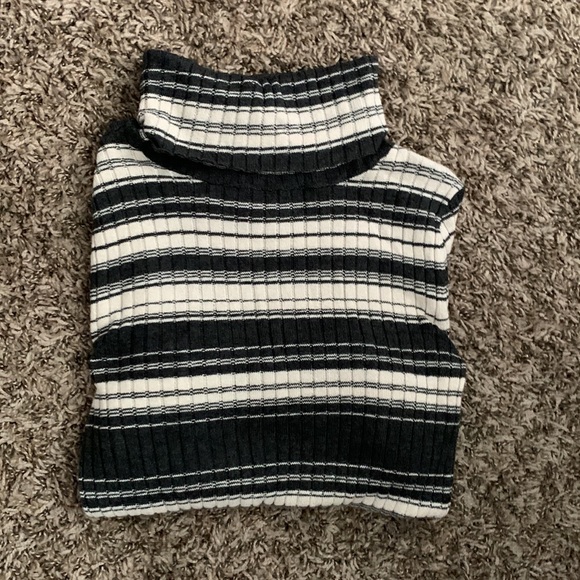 AEO Striped Turtleneck Black and White - Picture 4 of 4